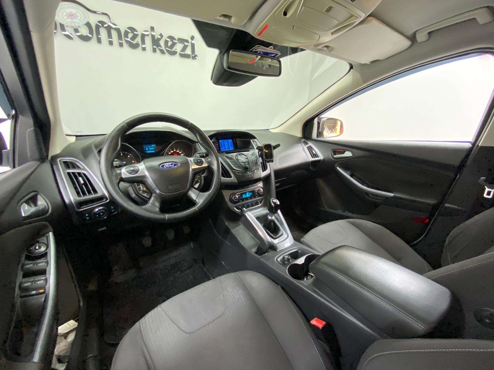 FORD FOCUS 17